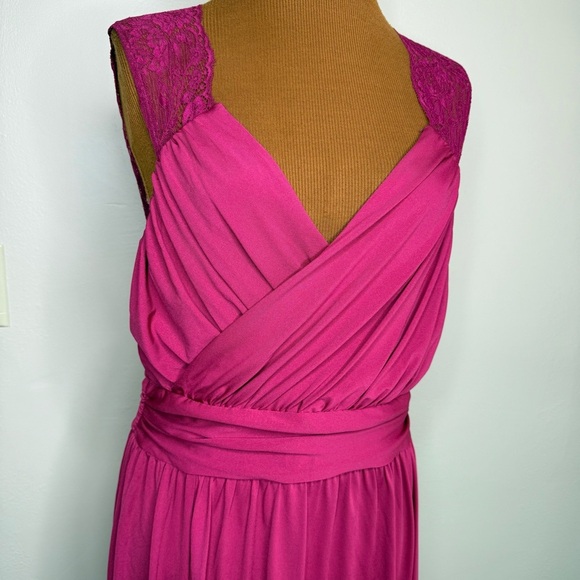 Dokotoo Burgundy Lace Trim Maxi Formal Gown Size Large - Picture 2 of 11